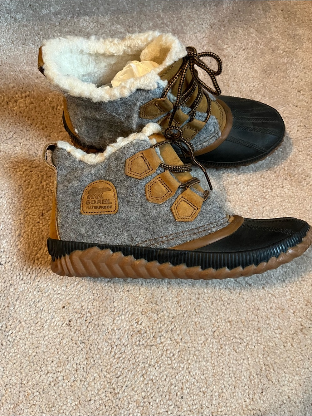 Sorel Out & About Waterproof boots size 9